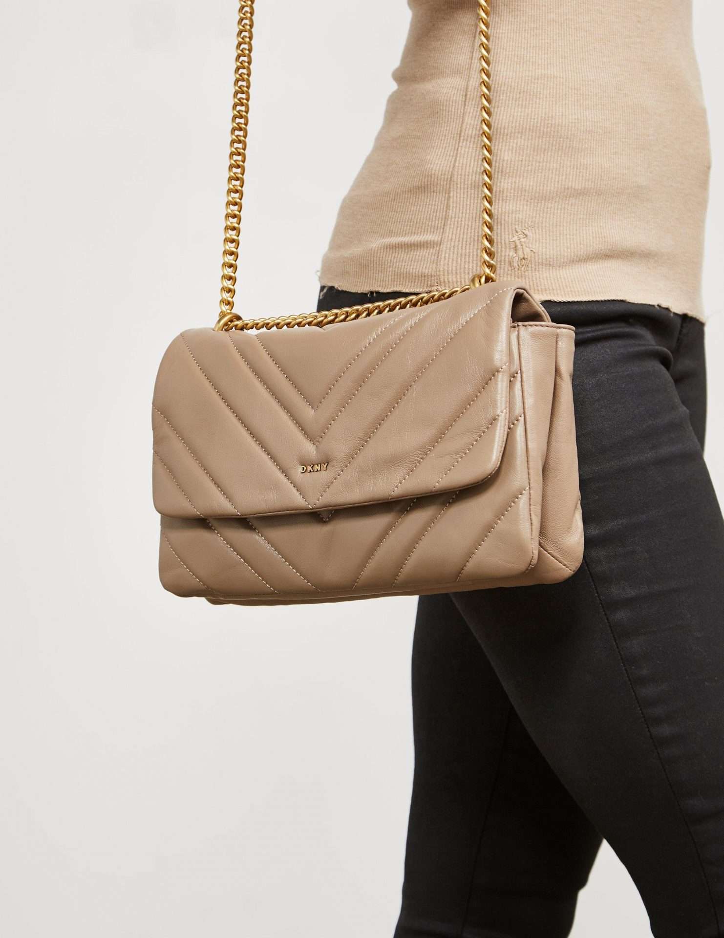 Dkny quilted shoulder bag / cashmere – Aljawhara brands